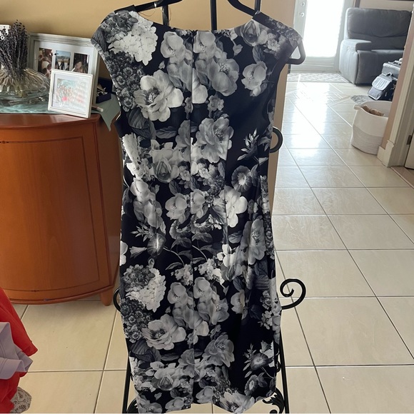 Floral Pattern black/grey dress - Picture 3 of 4